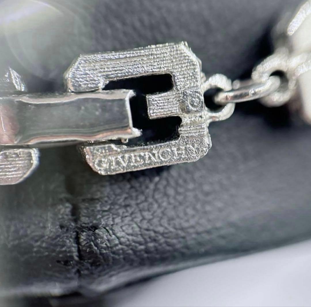 ジバンシー　GIVENCHYネックレス　シルバー