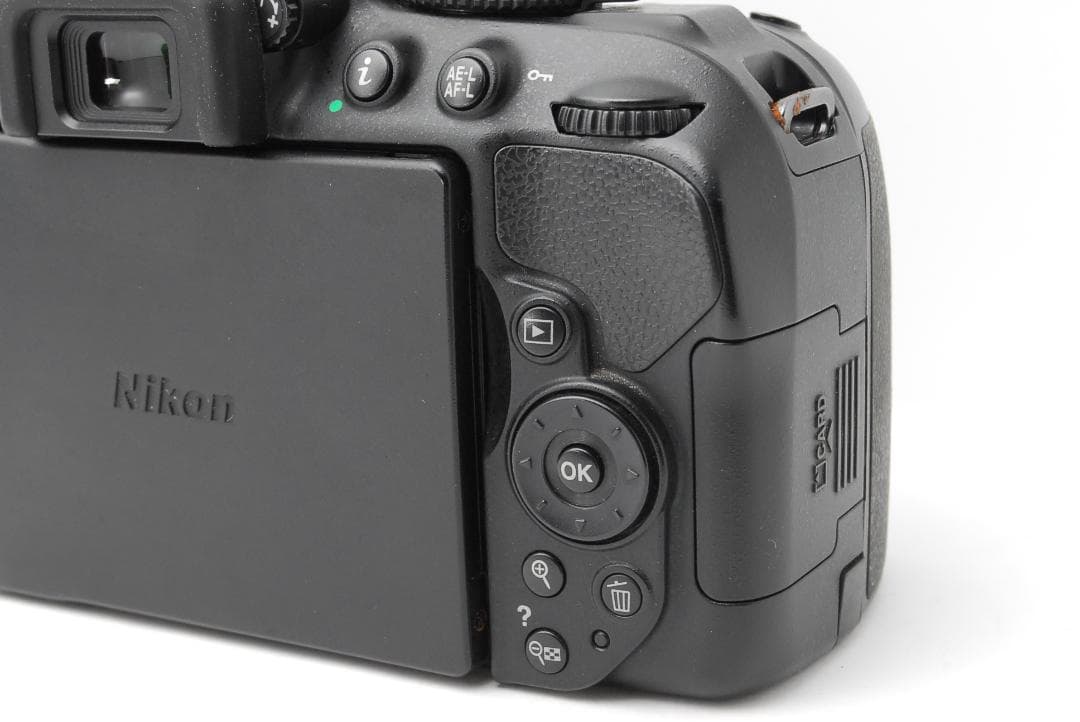 【箱・付属品付き】Nikon D5300　WiFiモデル　スマホ転送　自撮りOK