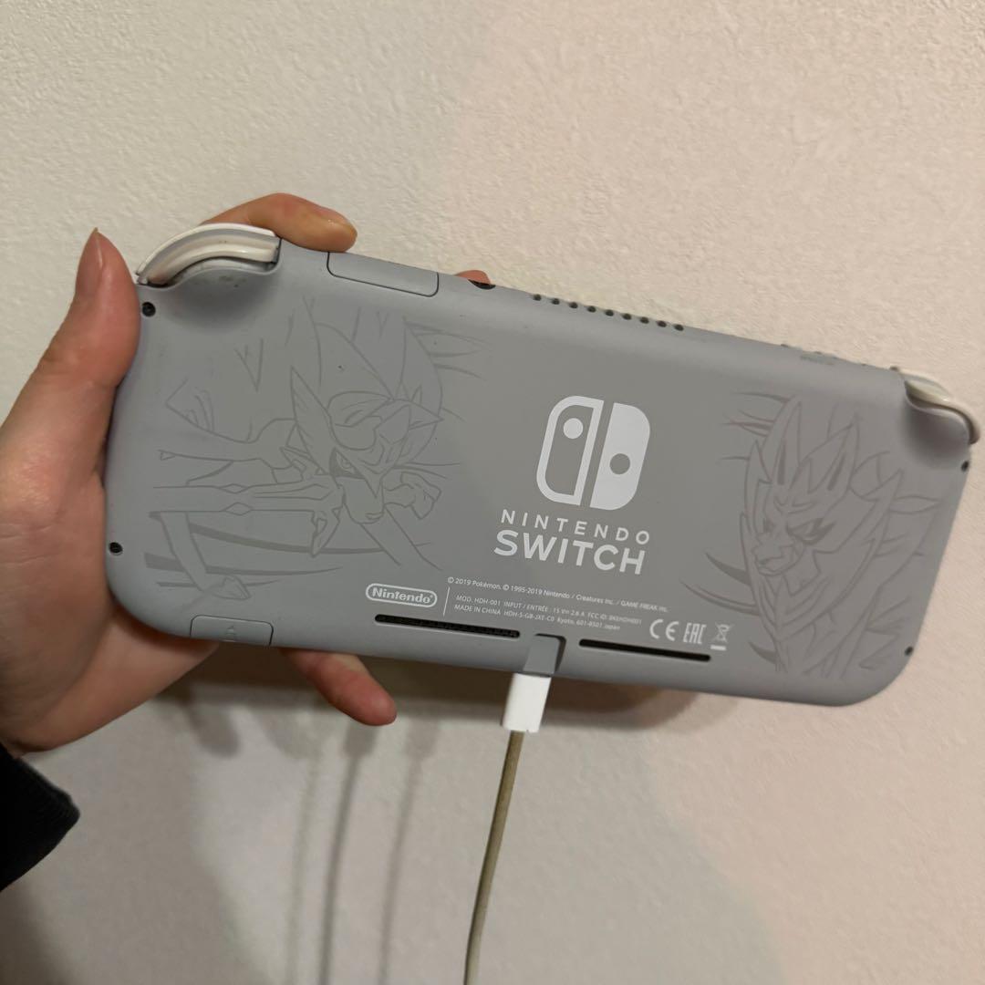 Nintendo Switch Lite ポケモン限定デザイン