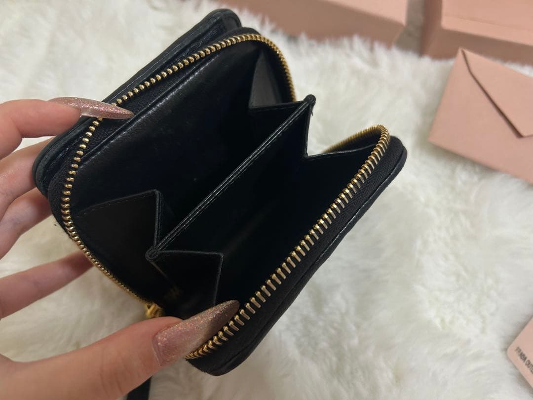 miu miu ブラック キルティング 二つ折り財布