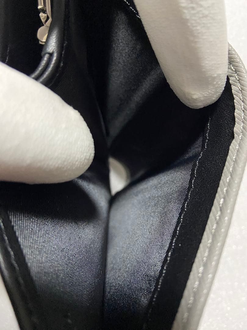 【新品未使用】Vivienne Westwood 二つ折り財布　グレー