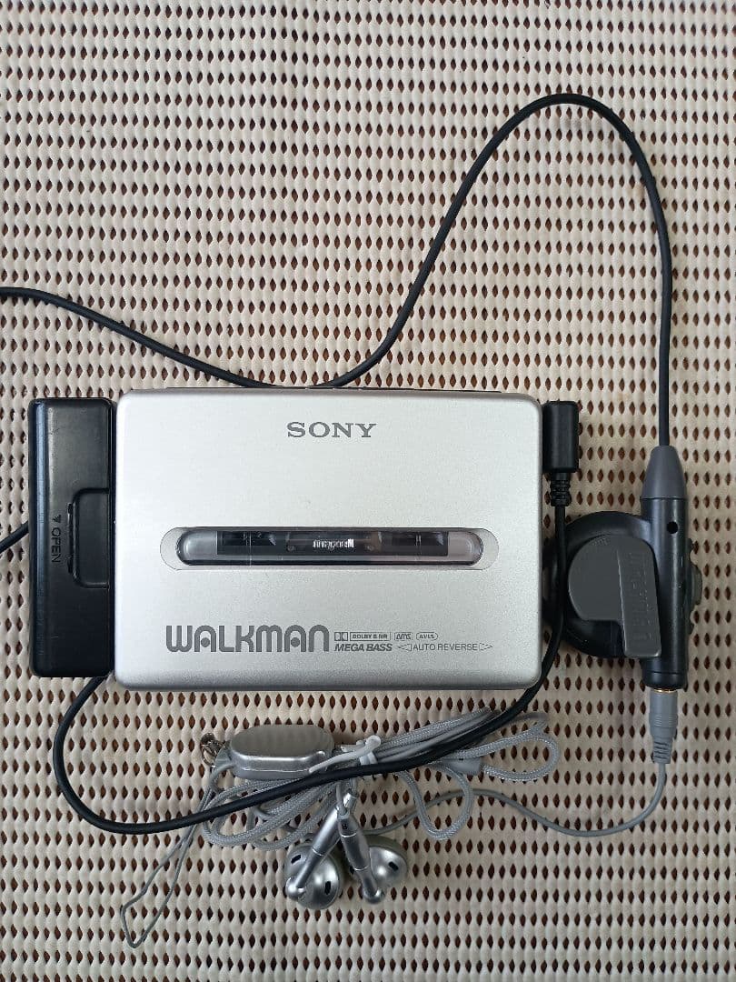 SONY WALKMAN ポータブルカセップレーヤー　WM-FX877