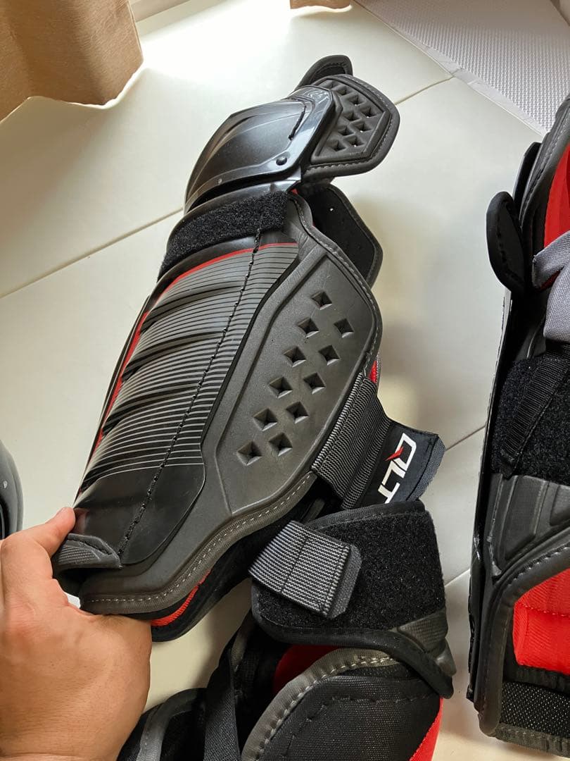 CCM アイスホッケー　レガース　エルボ　グローブ