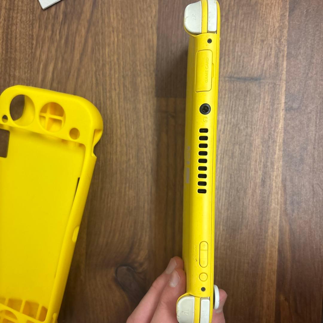 Nintendo Switch Lite イエロー ゲーム機 本体 カバー付き