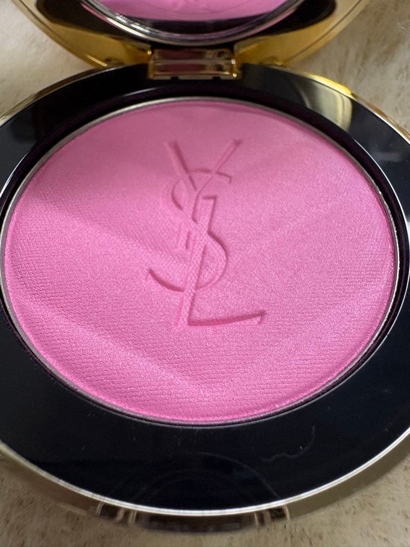 YSL ピンクパウダーチーク 42