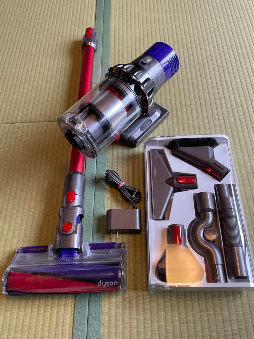dyson 掃除機　ダイソン　sv12 v10 美品動作品　フィルター新品