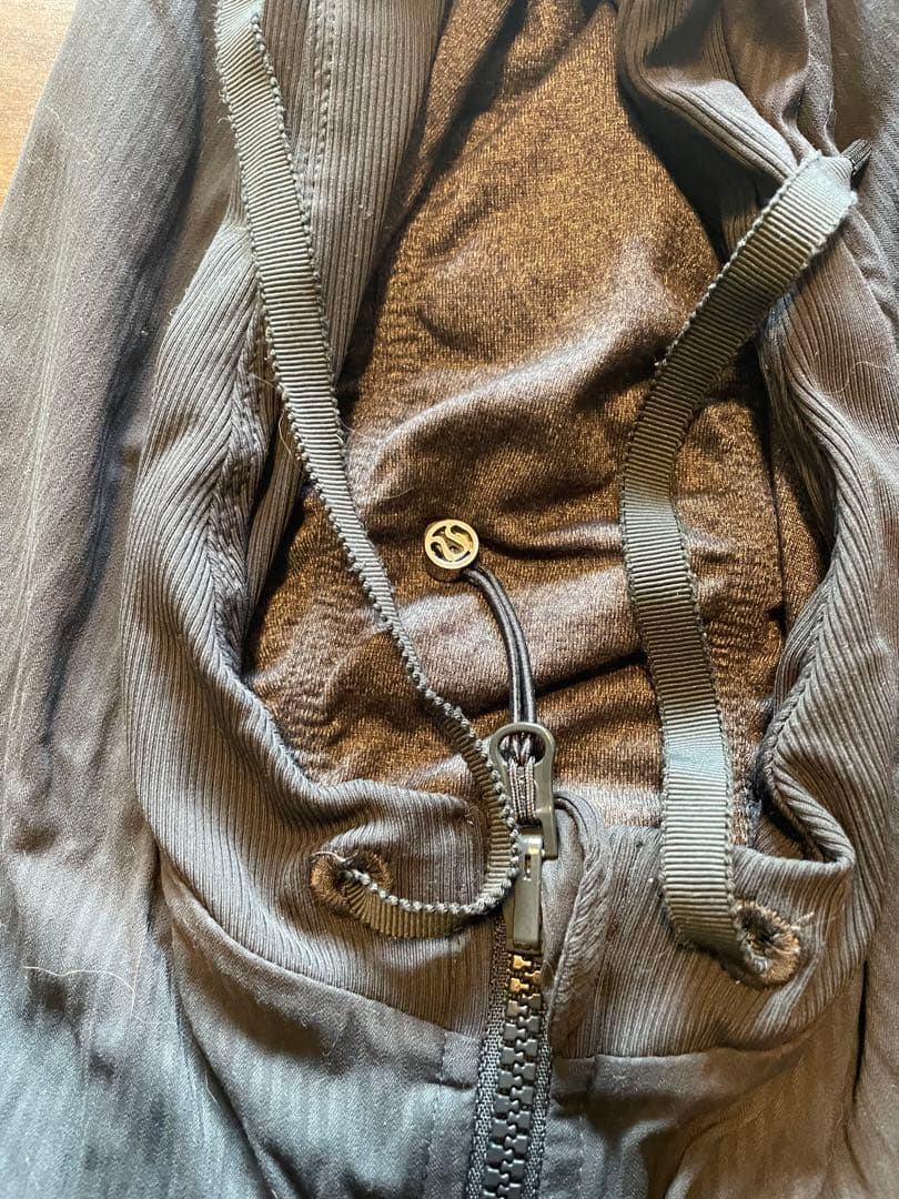 ルルレモン　lululemonリバーシブルギャザーパーカー