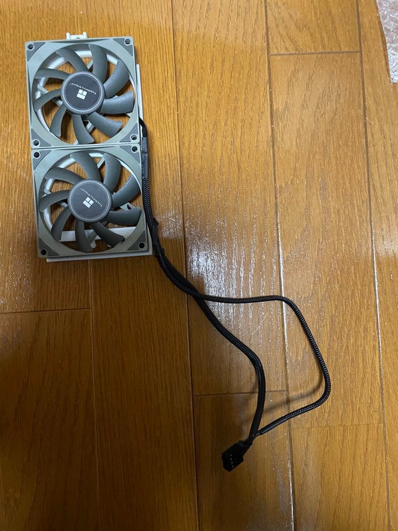 SSUPD MESHROOM S WT PCI5(ライザーケーブル破損あり)