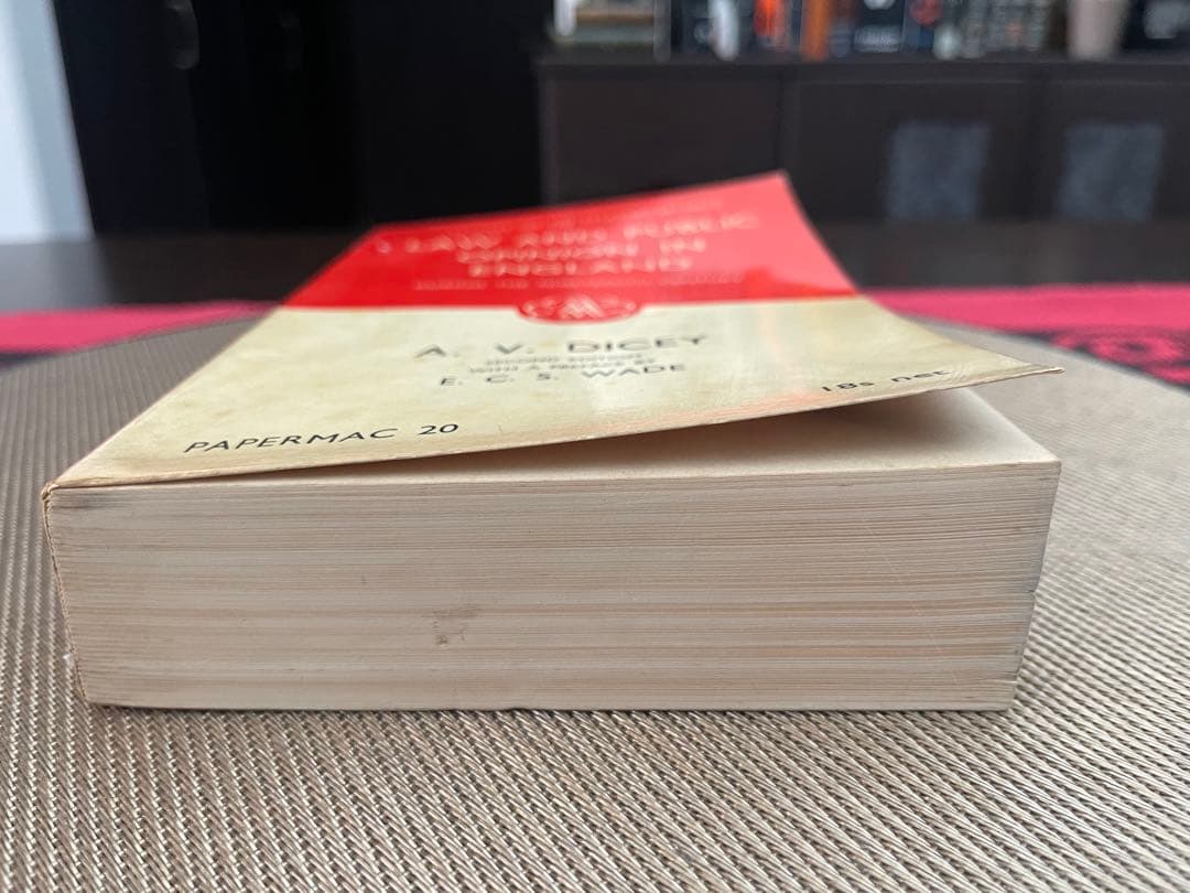 洋書 Law and Public Opinion in England