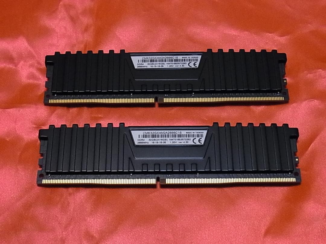 メモリー CORSAIR VENGEANCE LPX DDR4 32GB 2666MHz