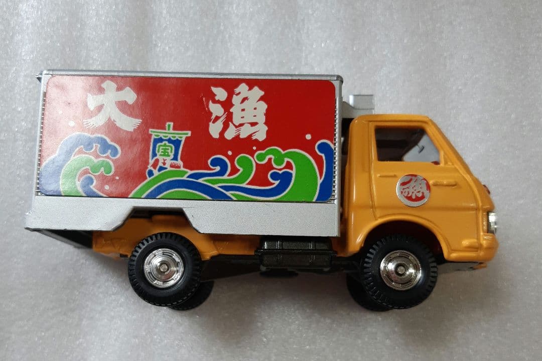トミカ ダンディ024 いすゞ エルフ 冷凍車 TOMY