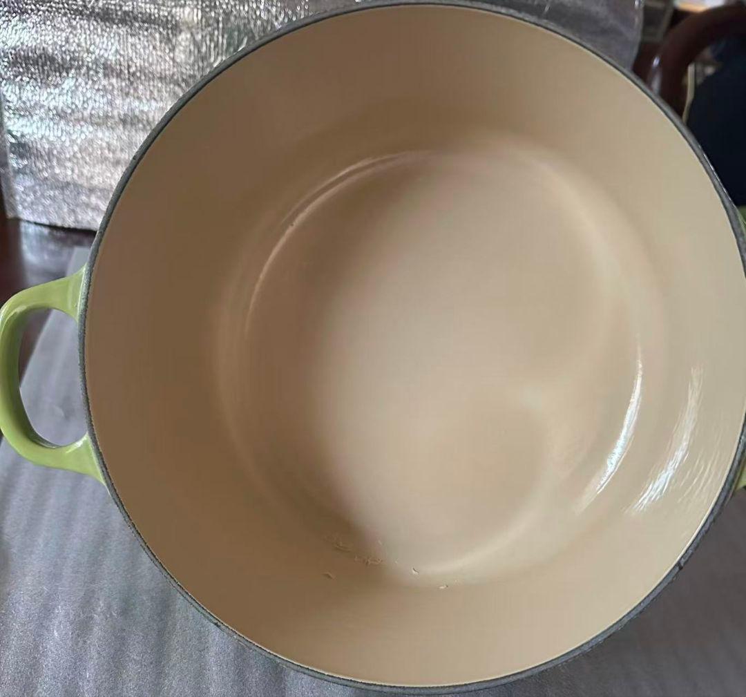 Le Creuset ルクルーゼ ホーロー鋳鉄鍋 箱付き 24cm
