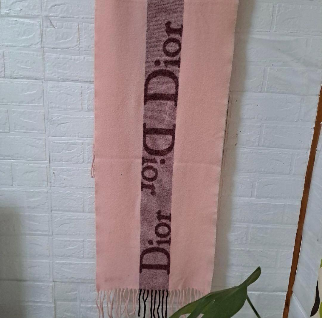 Dior ピンク ロゴ マフラー
