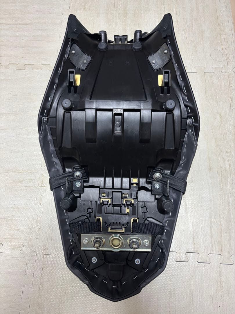 新型カタナ純正シート　後期型