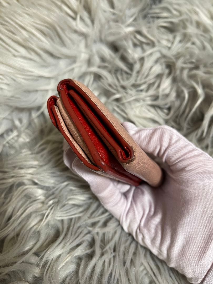 Miu Miu ベージュ 三つ折り財布
