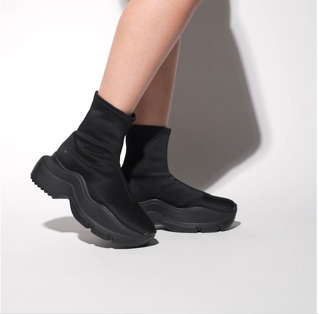 【美品】YELLO イエロ　厚底　ブラック スニーカーショートブーツ