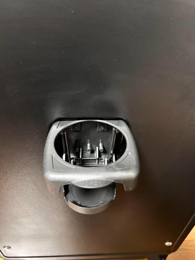 【大幅値下げ】大型スーツケース 大型 前開きUSB 軽量 カップホルダー静音　黒