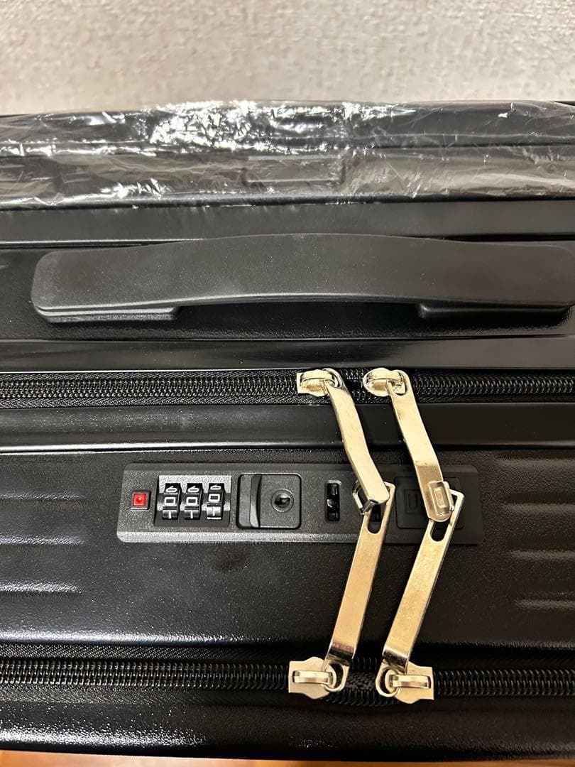 【大幅値下げ】大型スーツケース 大型 前開きUSB 軽量 カップホルダー静音　黒