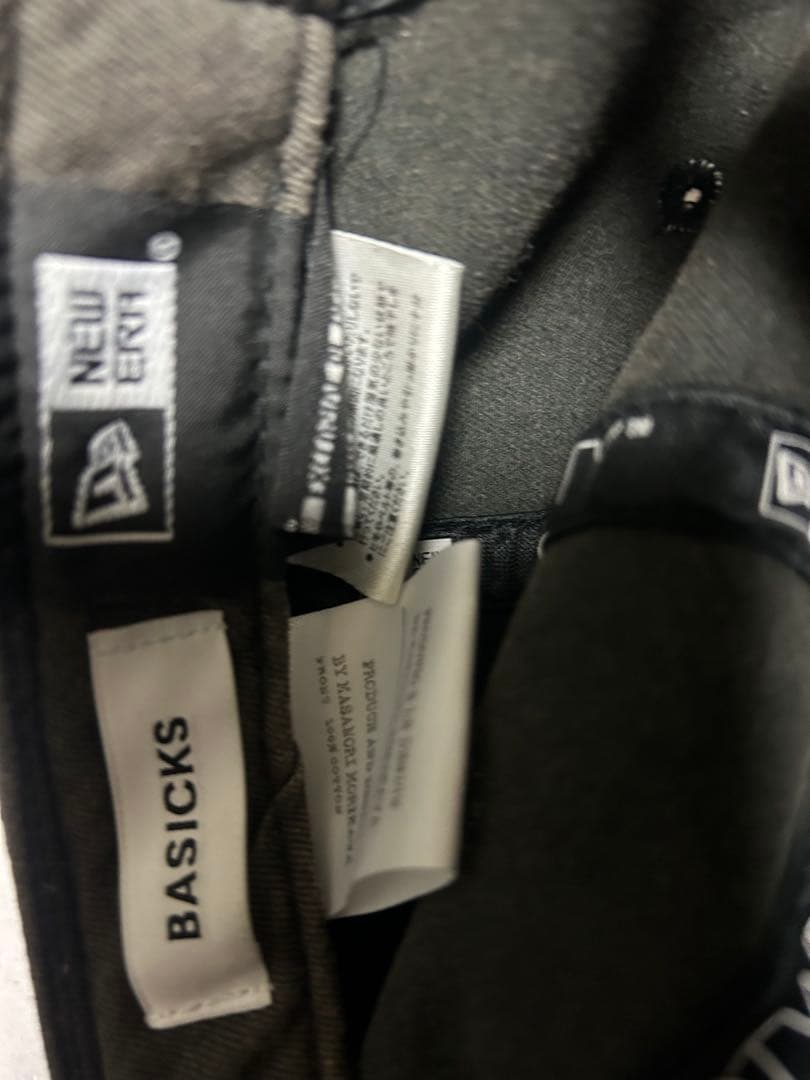 BASICKS/NEW ERA キャップ　ダメージ加工