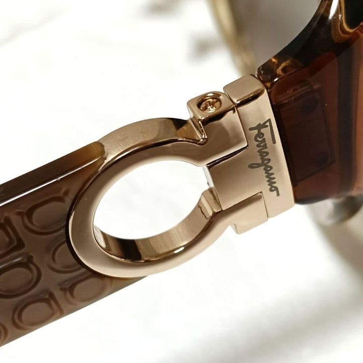 2140 Salvatore Ferragamo サングラス SF609 SA