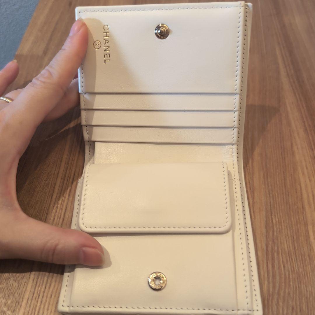 【1回のみ使用】CHANEL スモール フラップ ウォレットライトベージュ