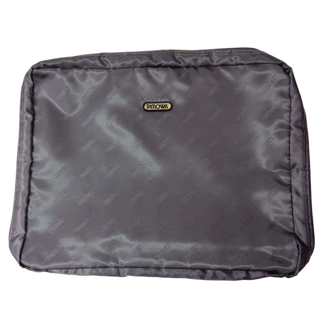 【極美品】リモワ RIMOWA トラベルポーチ　衣類収納 巾着 ラウンドジップ