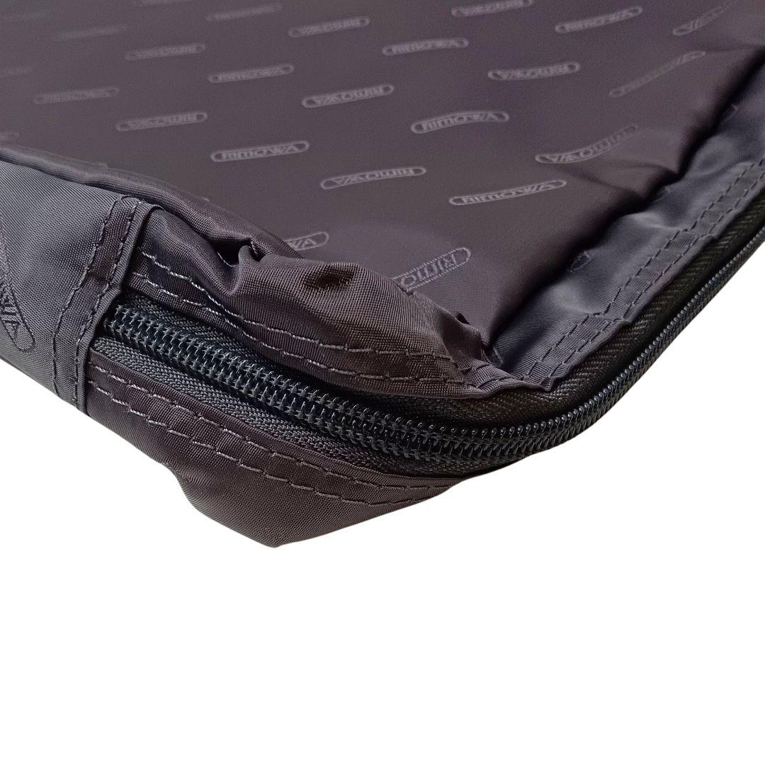 【極美品】リモワ RIMOWA トラベルポーチ　衣類収納 巾着 ラウンドジップ