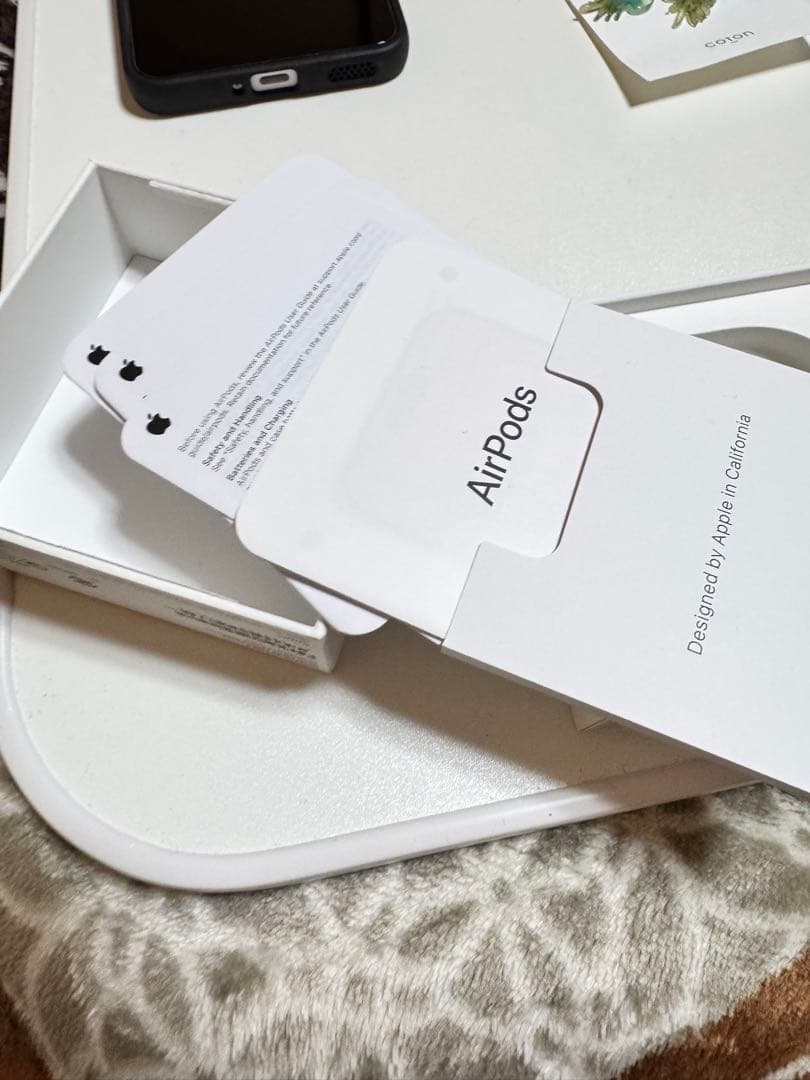 AirPods4本体 ホワイト 充電ケース付き