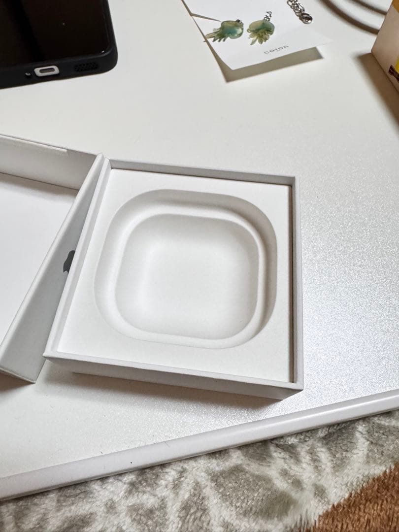 AirPods4本体 ホワイト 充電ケース付き