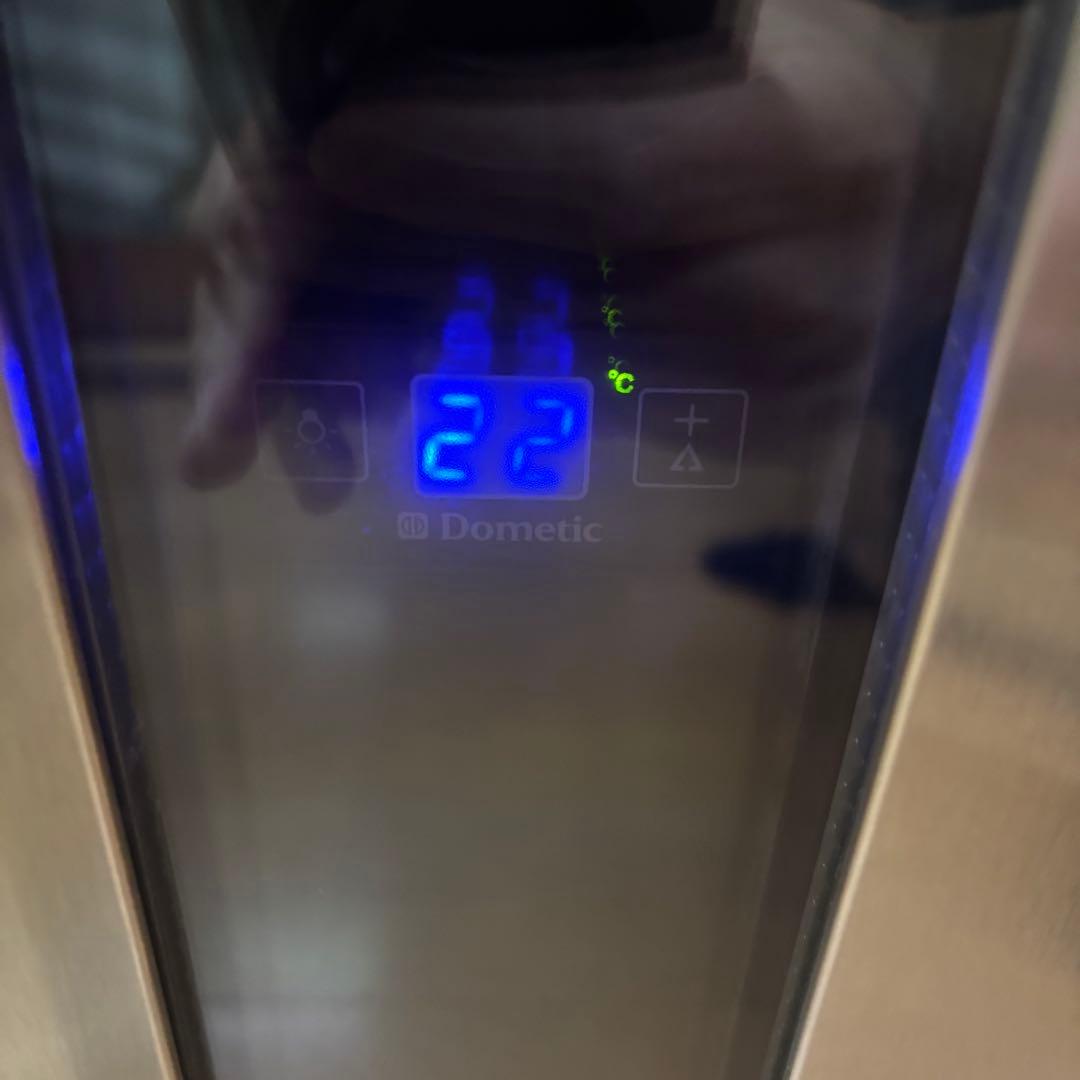 温調確認済み ドメティック ST7 スリムタワーワインセラー 加温機能