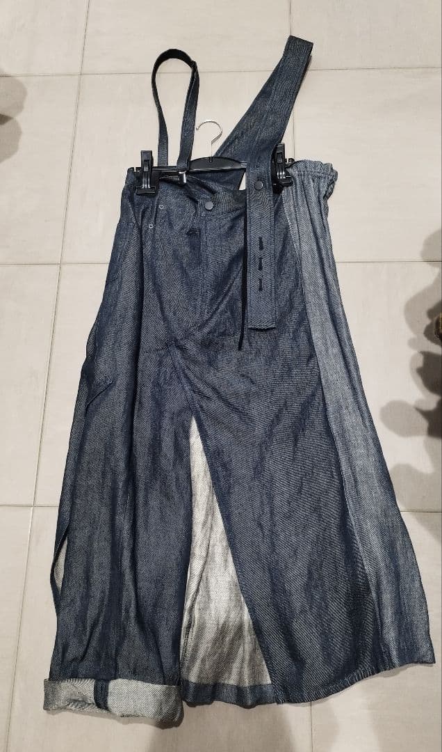 サスペンダー付きデニムスカート+パンツ