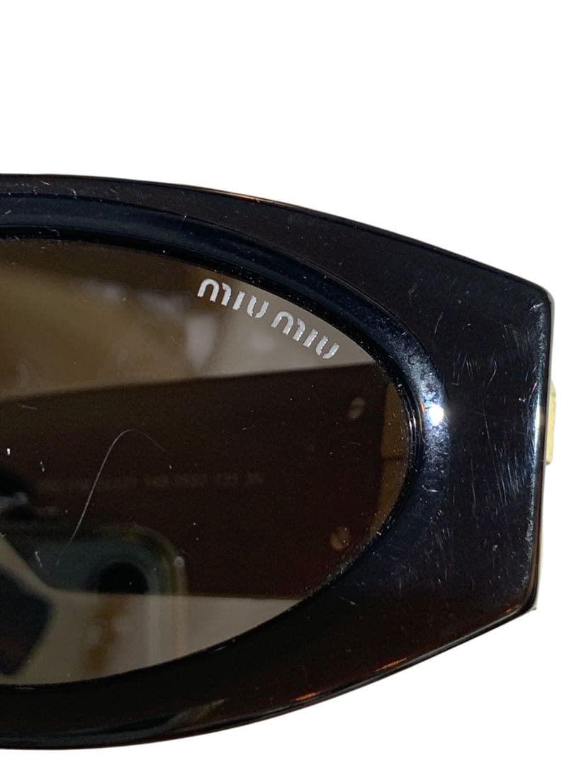 miumiu サングラス　ブラック