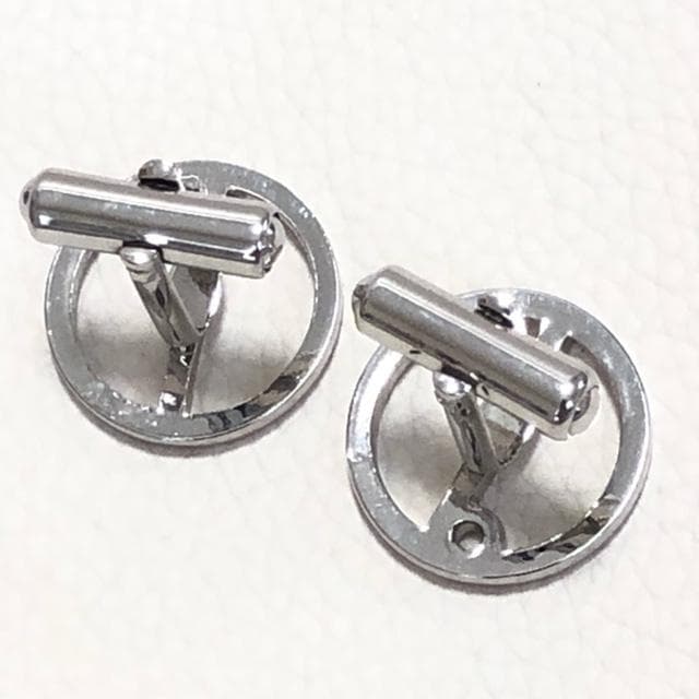 新品未使用★ダンヒル タイタック＆カフリンクスセット dマーク透かし彫り 銀色