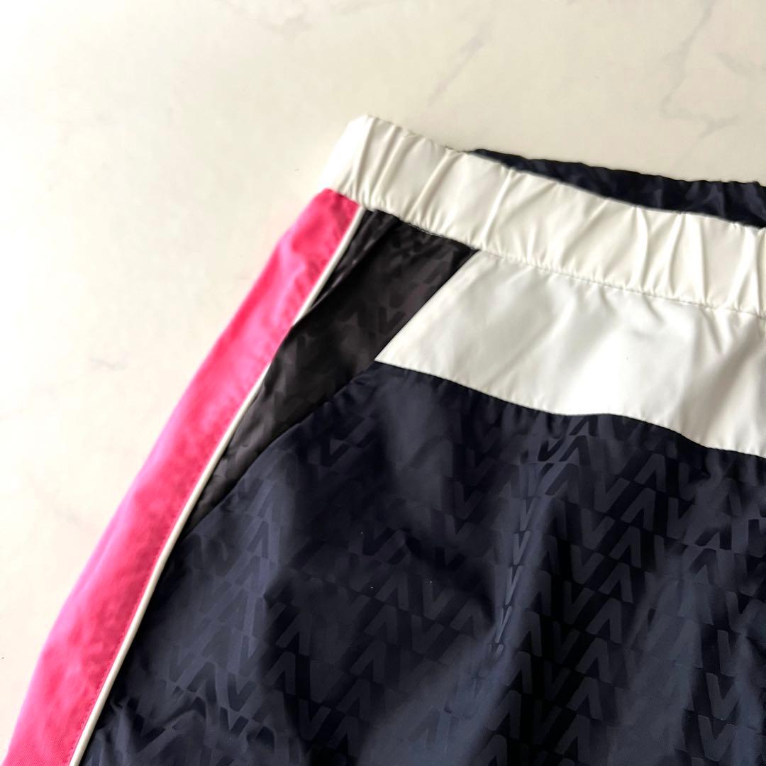 未使用タグ付 VALENTINO ナイロンパンツ 48L トラックパンツ Vロゴ
