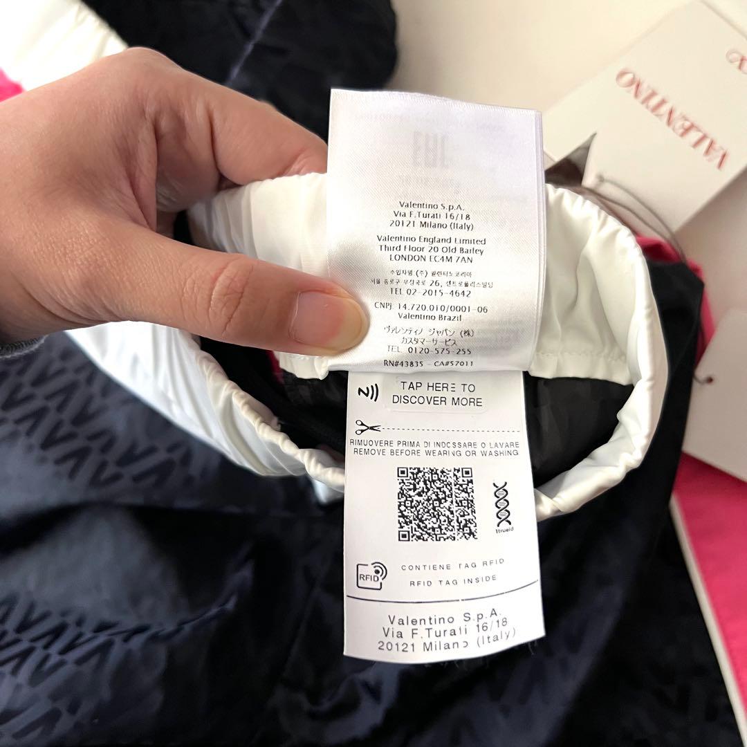 未使用タグ付 VALENTINO ナイロンパンツ 48L トラックパンツ Vロゴ