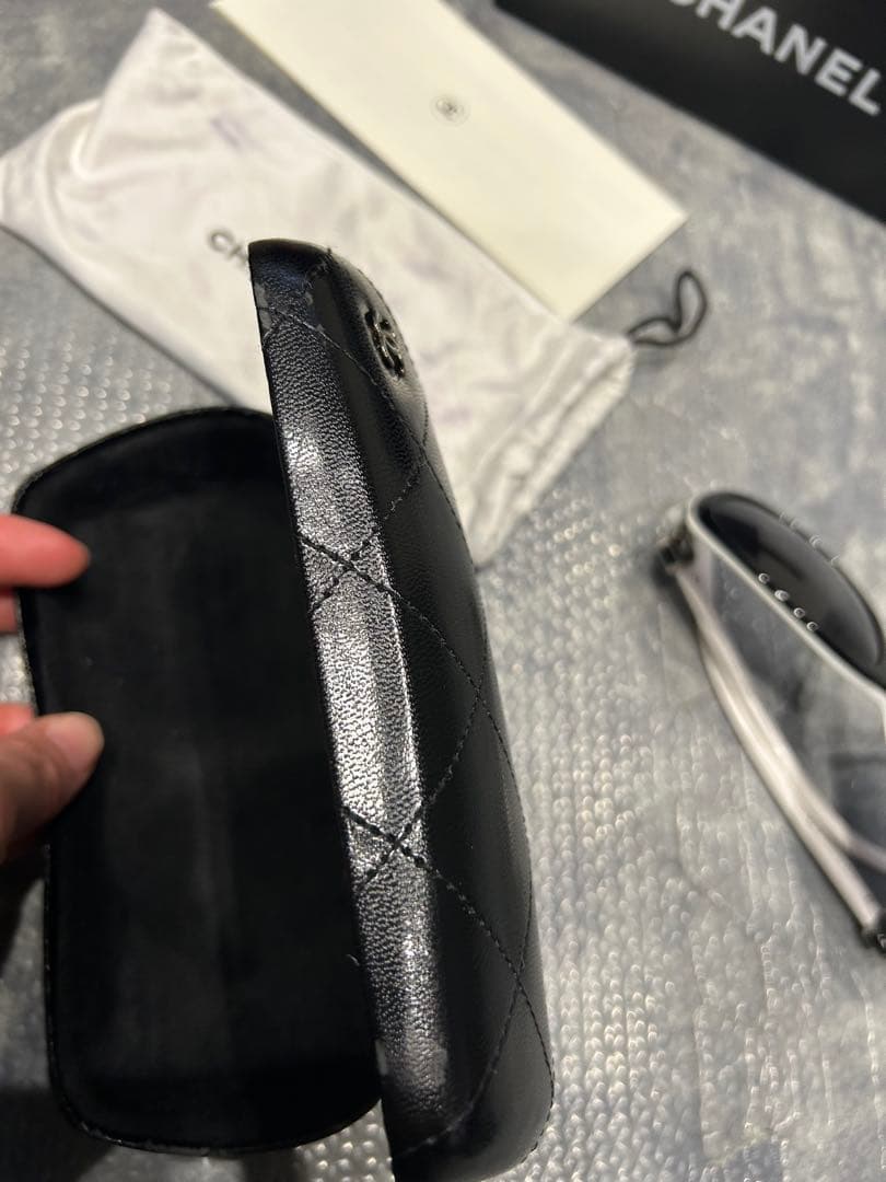 CHANEL サングラス ブラック ホワイト