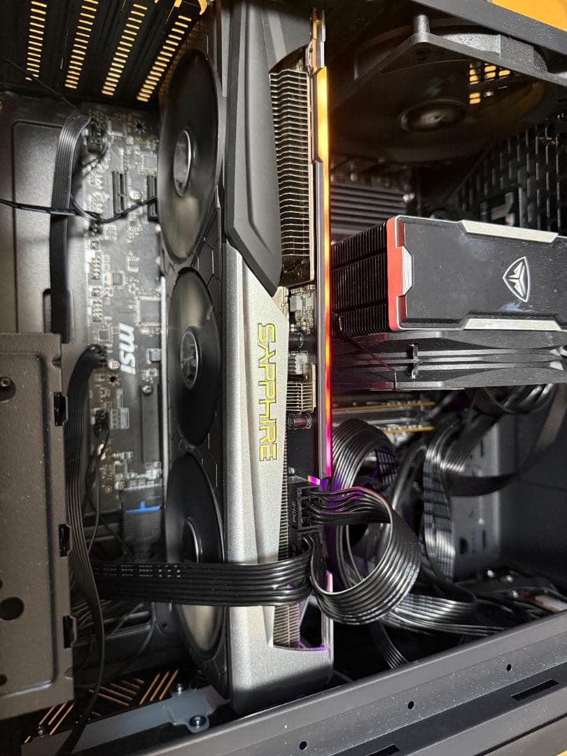 グラフィックボード・グラボ・ビデオカード Sapphire Nitro+ Radeon RX 5700 XT