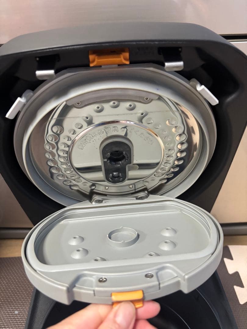 HITACHI 圧力炊飯器 RZ-V100HM-2024年製