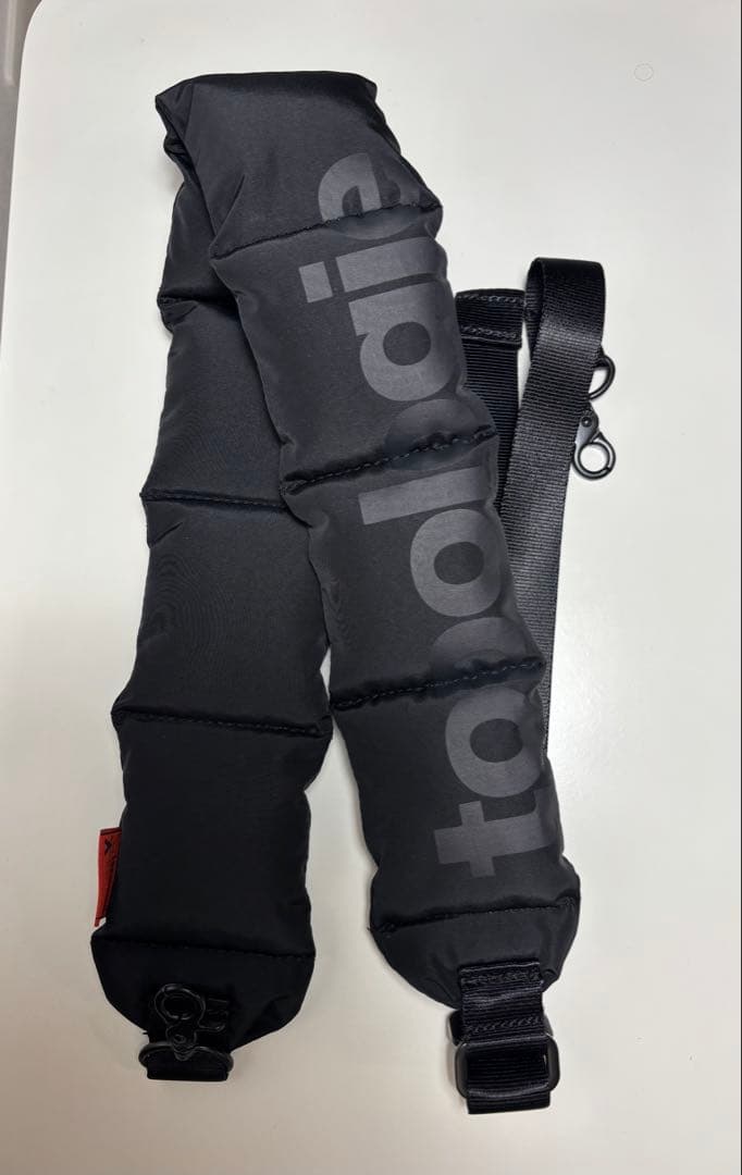 【新品未使用】topologie Puffer Strap ブラック系