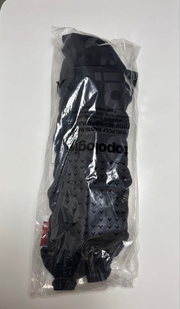【新品未使用】topologie Puffer Strap ブラック系
