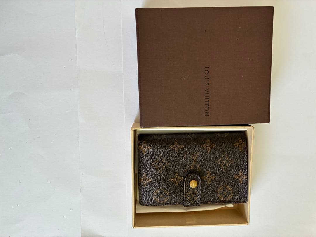 値下げしました！Louis Vuitton ルイ・ヴィトン　二つ折り財布箱付き