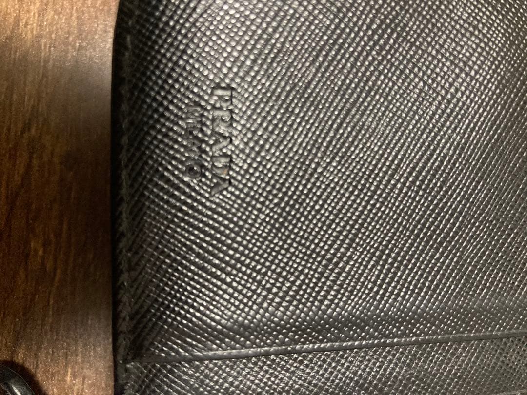PRADA ブラック 二つ折り財布
