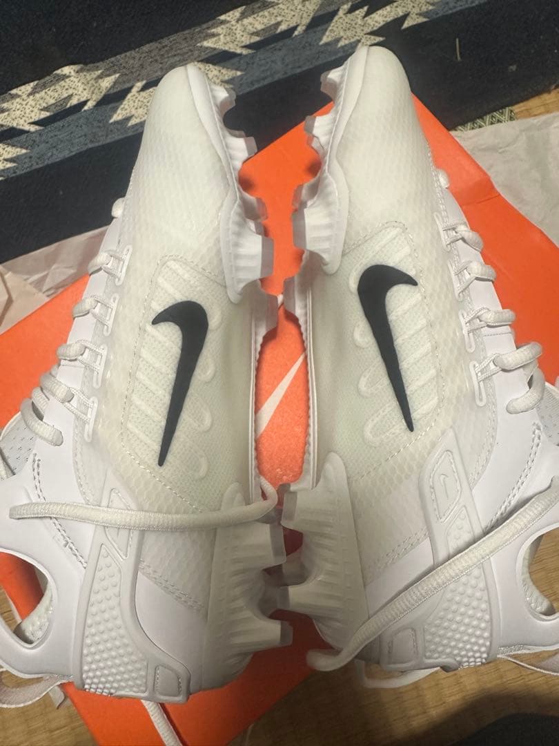 Nike ホワイト スパイク サッカー、フットボール、アメフト用
