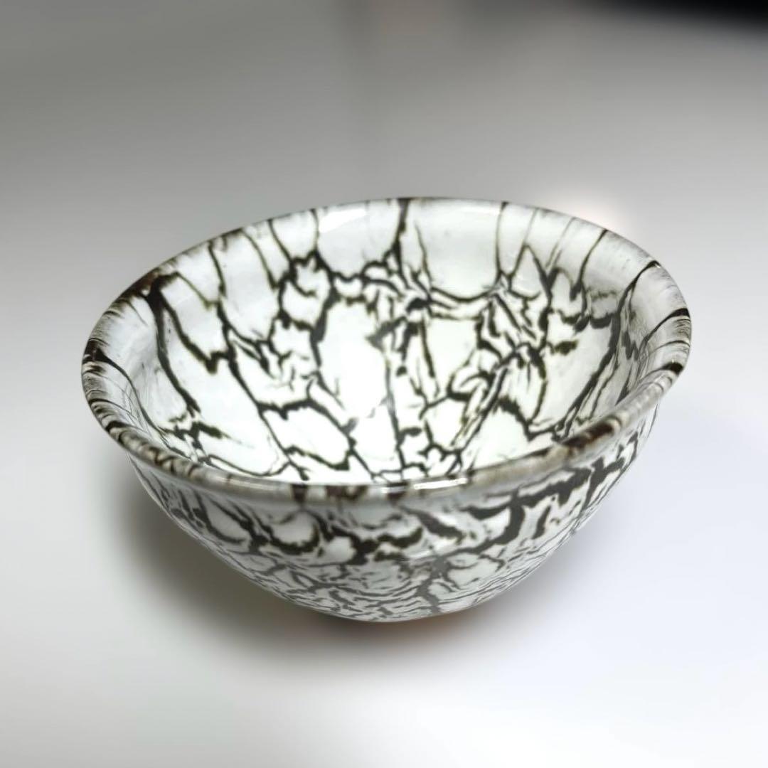 梅花皮技法　ぐい呑み　西郷隆文 白黒ひび割れ模様 陶器　薩摩焼　薩摩焼　蛇蝎技法