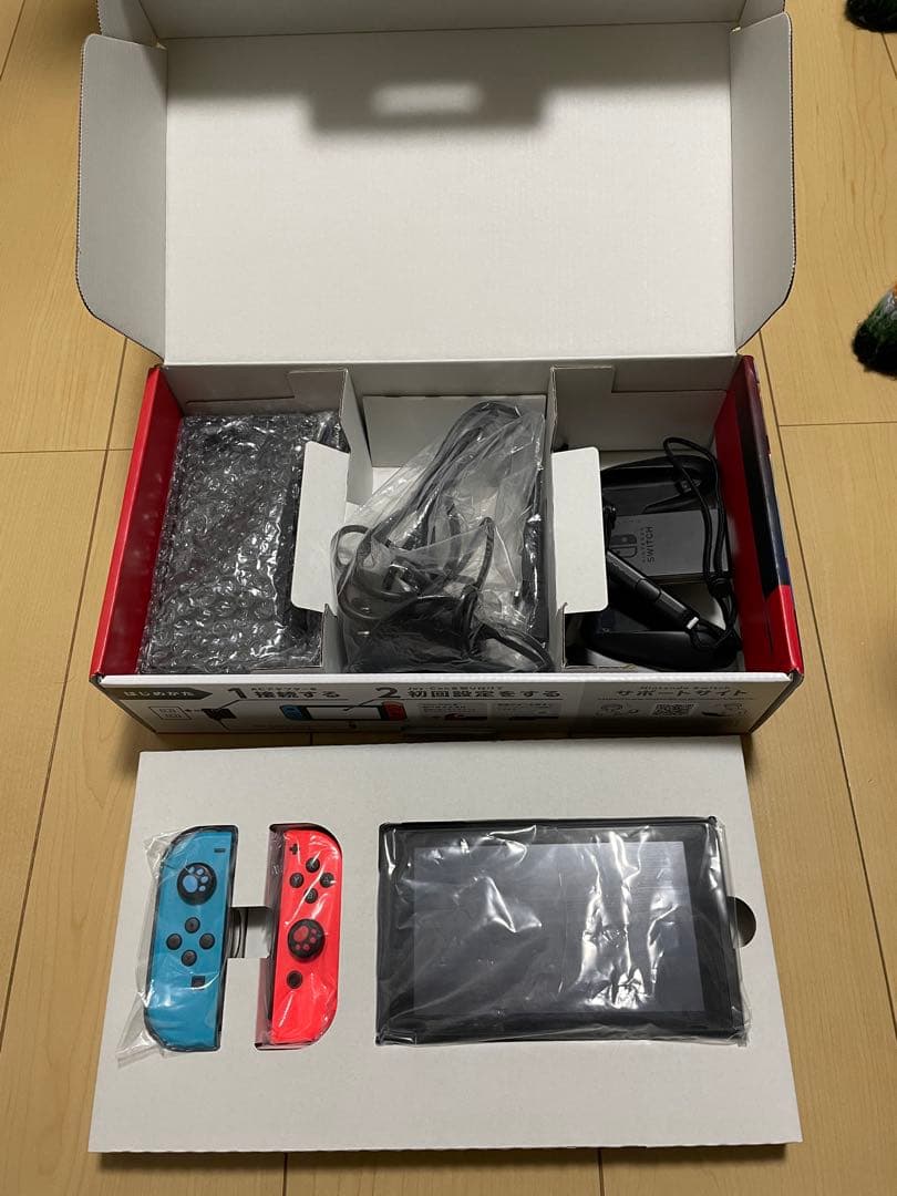 ニンテンドースイッチ本体バッテリー強化版美品付属品完備SD付き