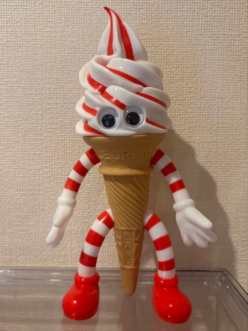 フレーバーズ ストロベリーツイストソフトクリーム ソフビ