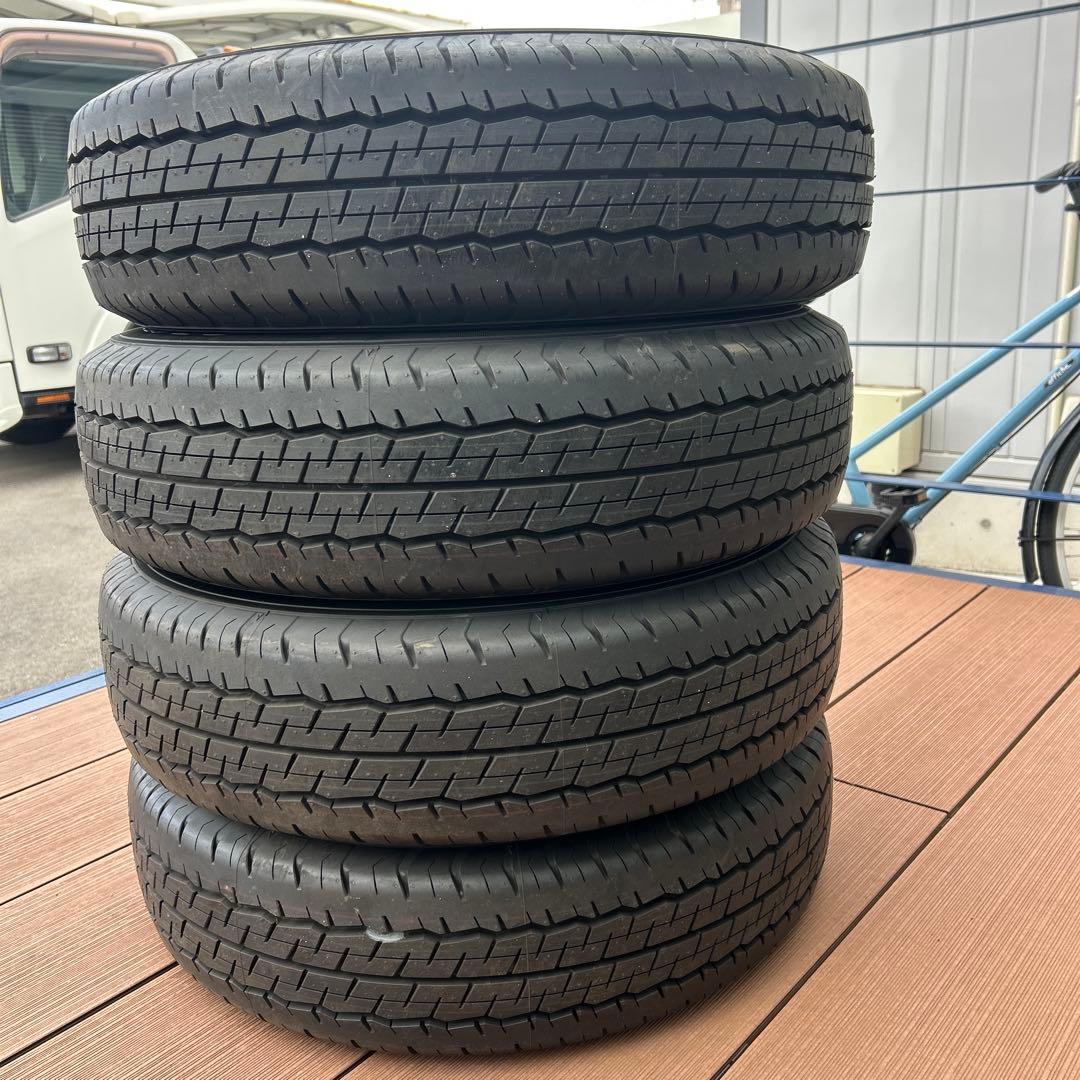 DUNLOP SP175 195/80R15 15インチ タイヤ　ハイエース