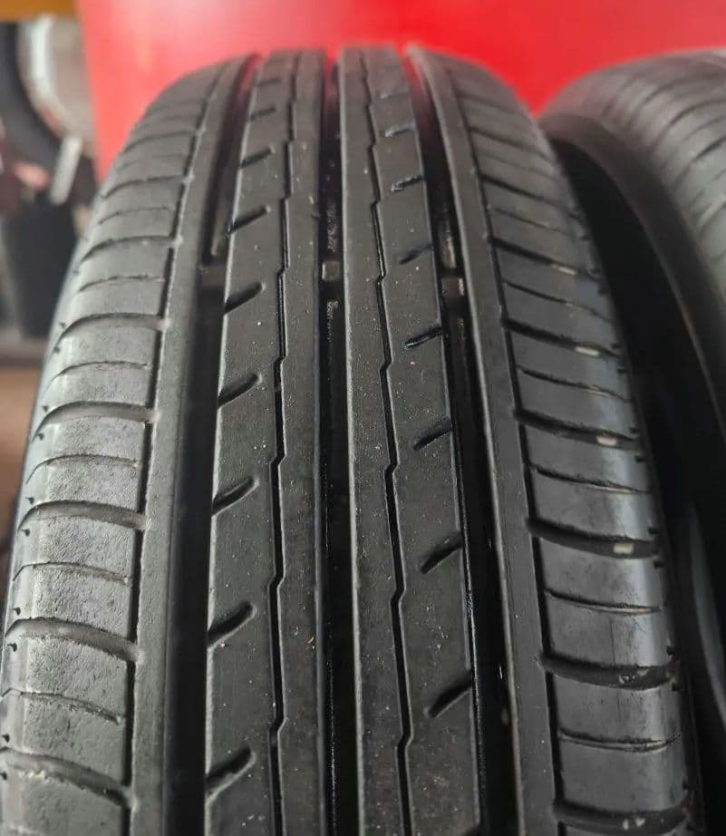165/70R14 YOKOHAMA　BluEarthES32 4本セット