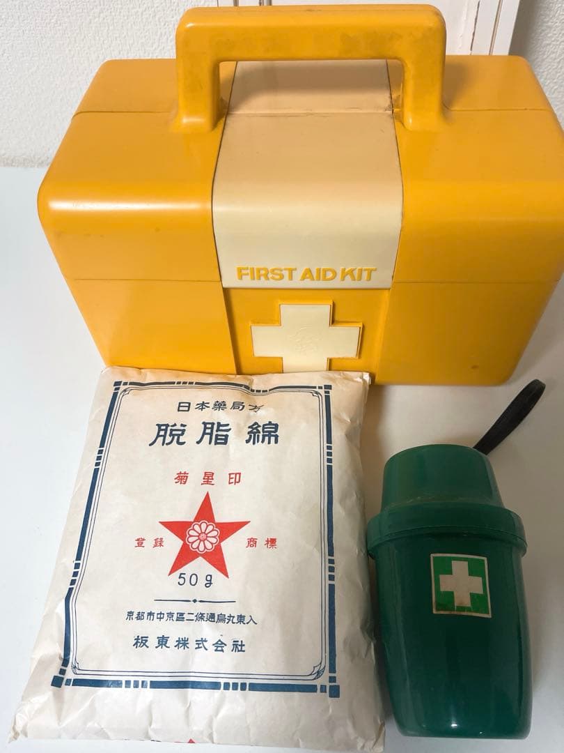 昭和レトロ　救急箱　FIRST AID KIT 激レア