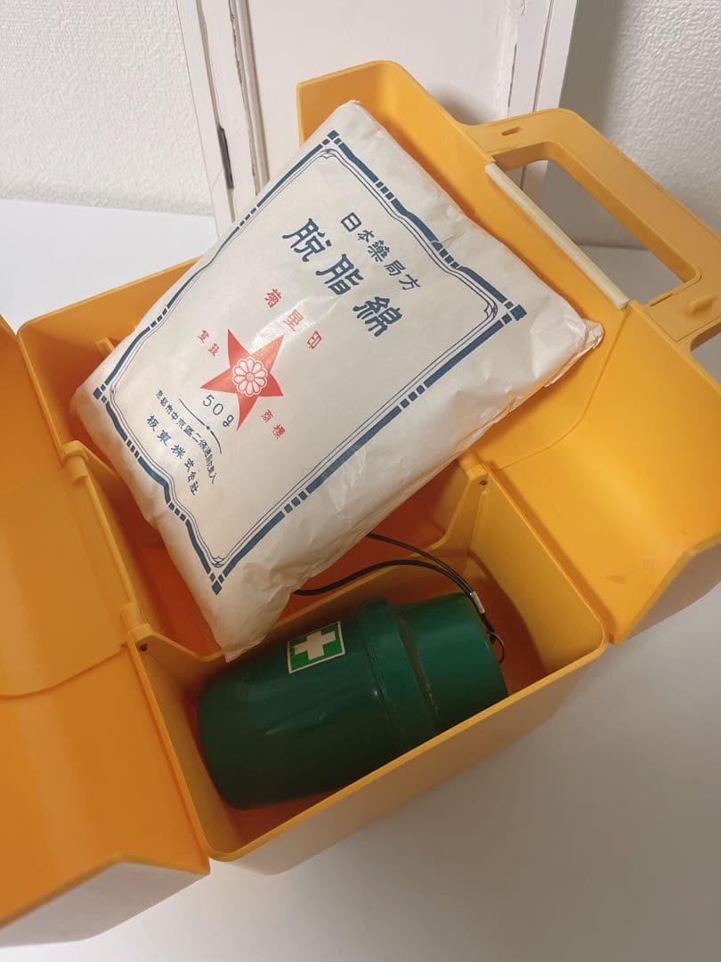 昭和レトロ　救急箱　FIRST AID KIT 激レア